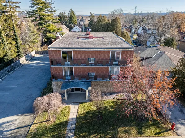 17 Cloverdale Ave #5, Hamilton, ON L8K 4L8