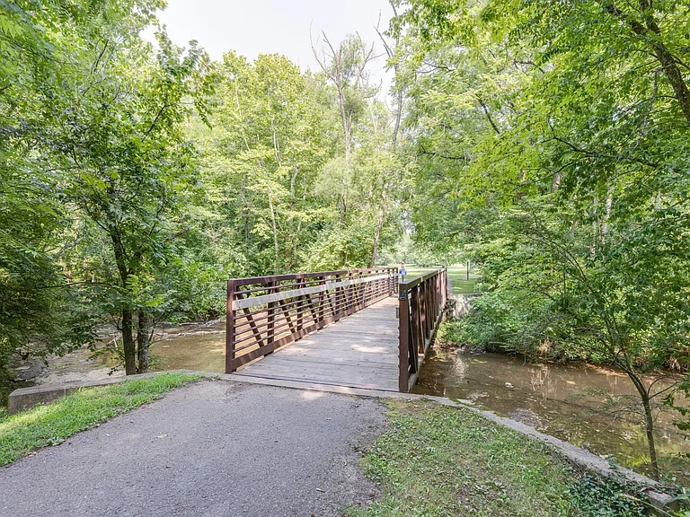 8231 Glover Dr — Photo 63