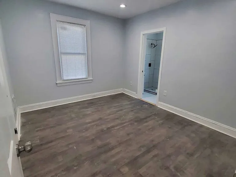 100-102 Horace St #1 — Photo 4