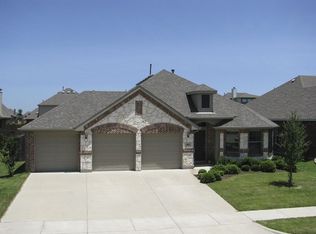 213 Leonard Way, Fate, TX 75087