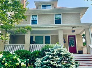 917 Greenleaf Ave, Wilmette, IL 60091