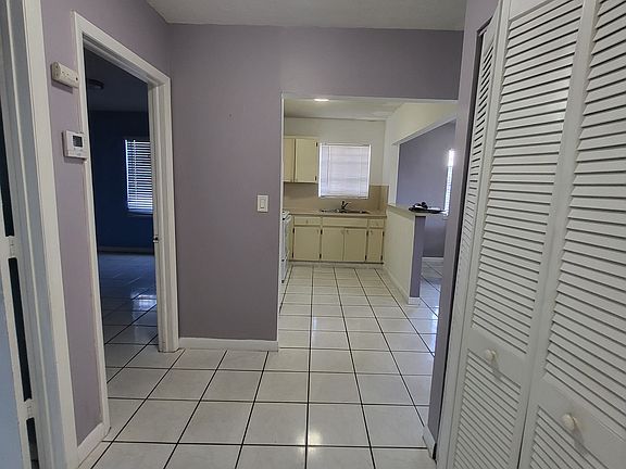 5th image of 837 SE 8th Ct #4