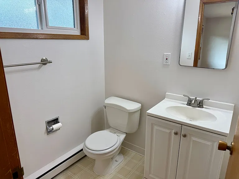 Cool Reed College One Bedroom — Photo 12