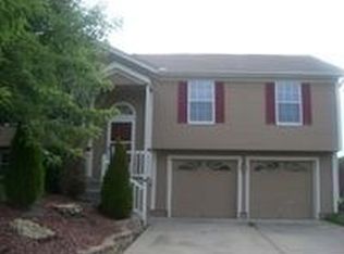 307 Pinetree Dr, Greenwood, MO 64034