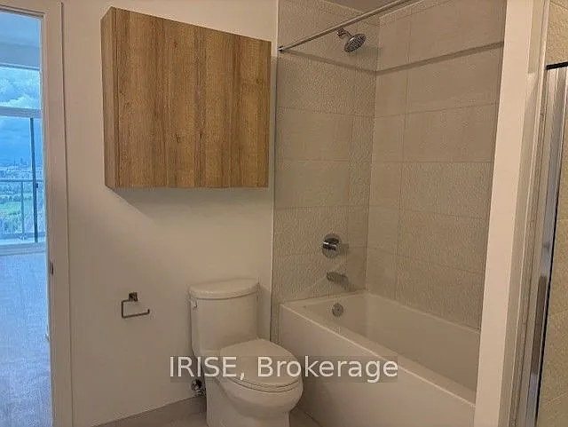 5105 Hurontario St #Penthouse 05 — Photo 14