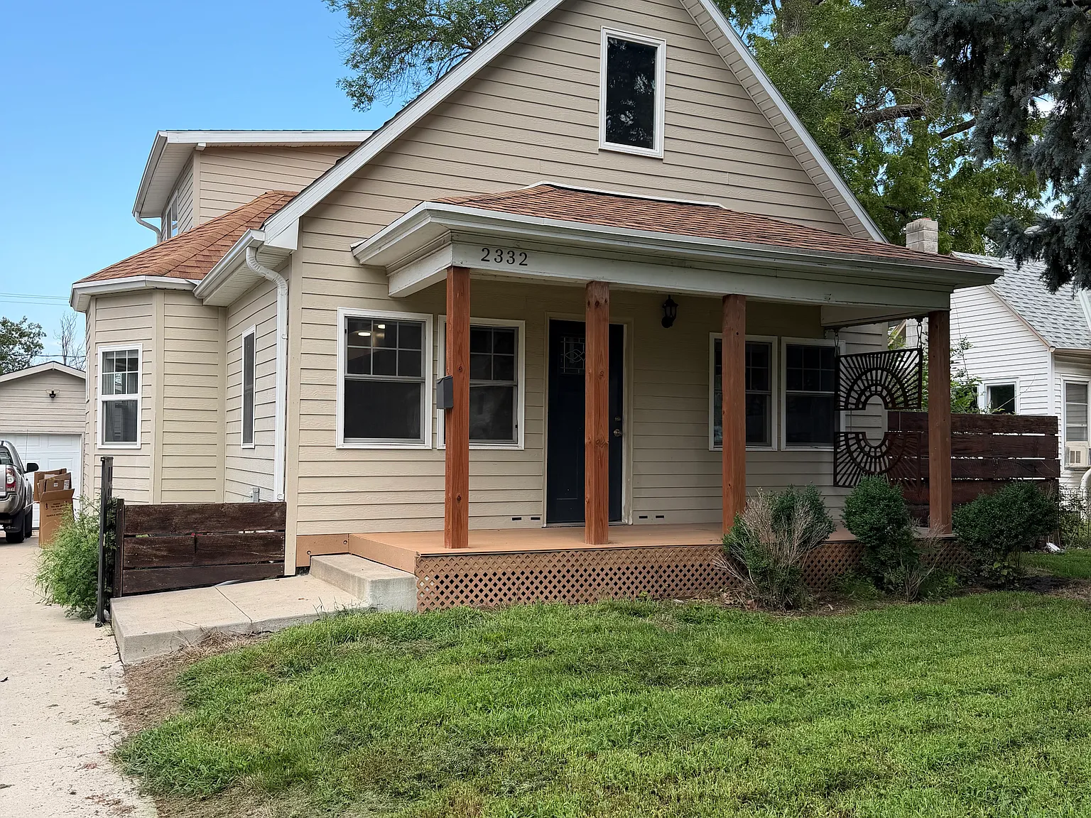 2 bed, 1390 sqft, $1,900 — Photo 1