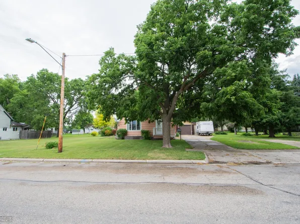 316 W 4th Ave S, Ada, MN 56510