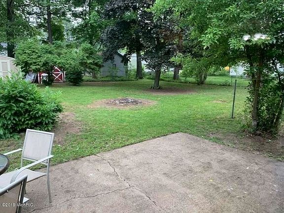 3rd image of 5846 Oneil St