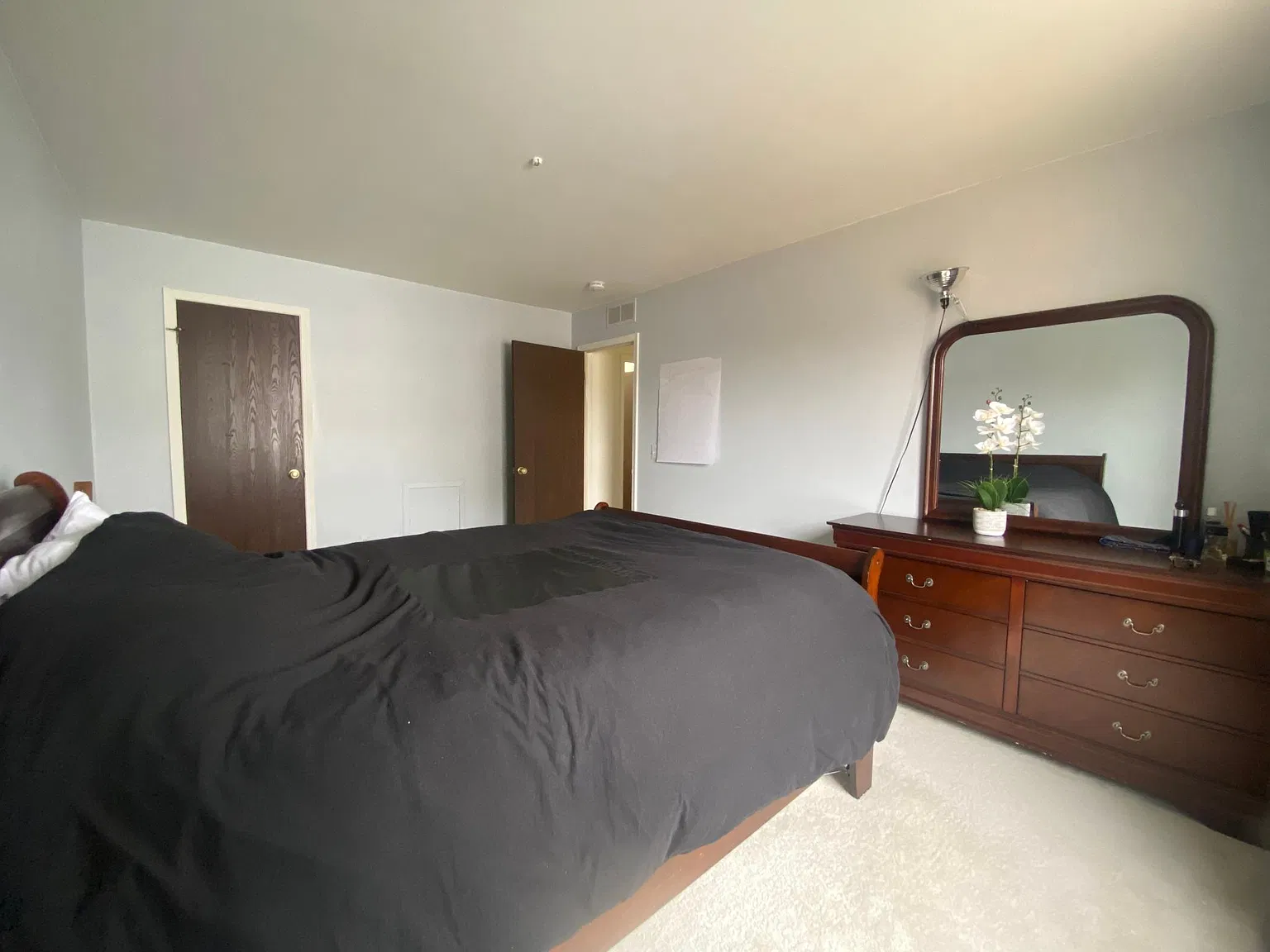 2 bed, 1107 sqft, $1,600 — Photo 2