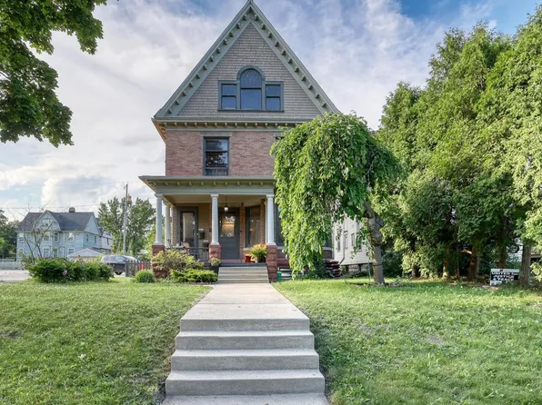 3008 West Kilbourn AVENUE, Milwaukee, WI 53208