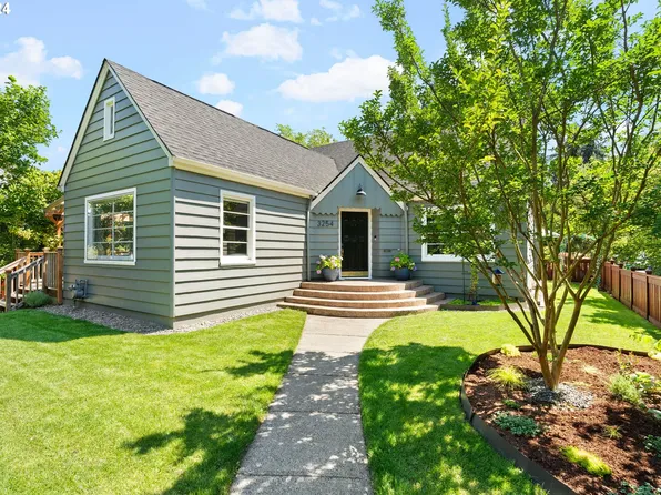 3254 NE Ainsworth St, Portland, OR 97211