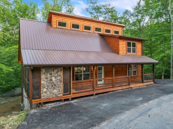 3138 White Falcon Way, Pigeon Forge, TN 37863