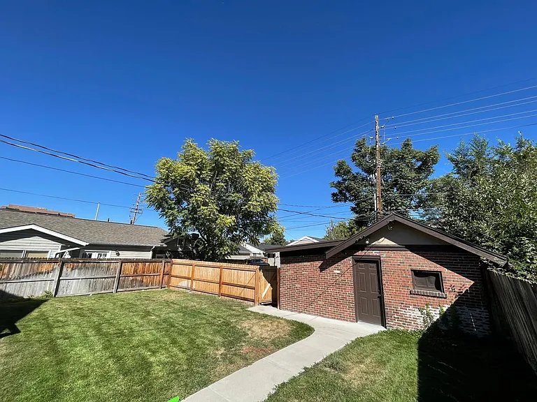 1246 Jackson St — Photo 35