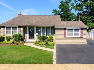 1436 Bellmore Rd, Bellmore, NY 11710