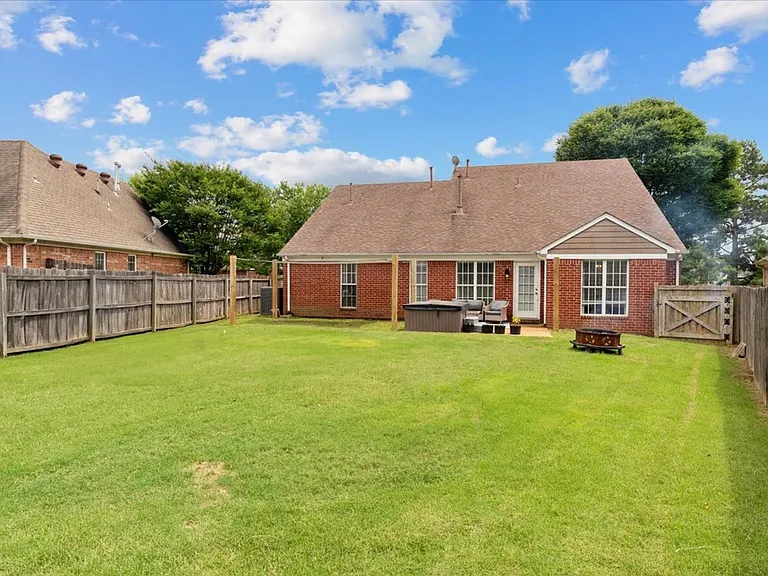 11660 Mahogany Dr — Photo 12