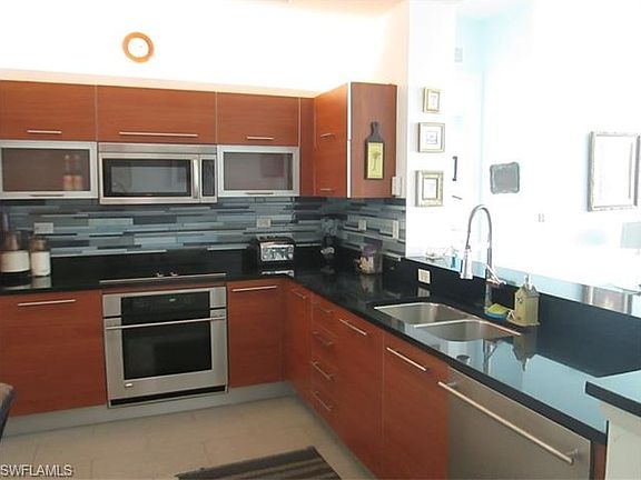 5th image of 3000 Oasis Grand Blvd #Uph2
