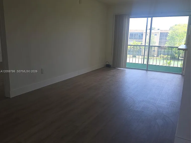 8401 SW 107th Ave #312E — Photo 4
