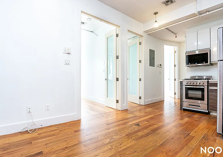 325 Franklin Ave #2C — Photo 13