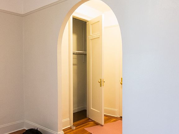 4th image of 275 Linden Blvd APT E9