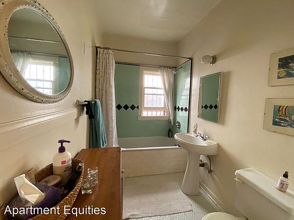 4th image of 1831 N New Hampshire Ave APT 209