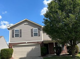 12385 Schoolhouse Rd, Fishers, IN 46037