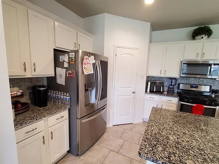 22607 Castello Lakes Dr — Photo 11