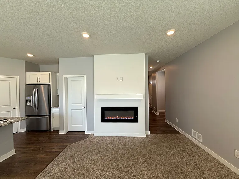 13144 Zachary Ln N — Photo 9