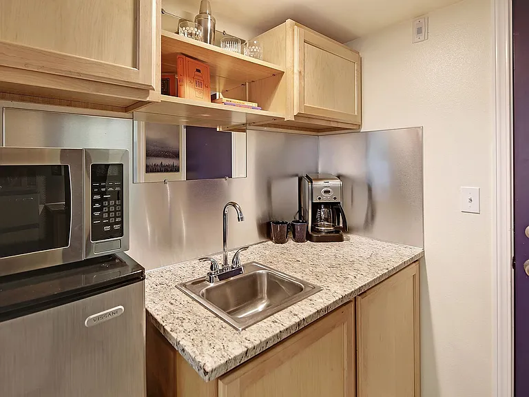 Studio Apartments near Fremont and Wallingford — Photo 8