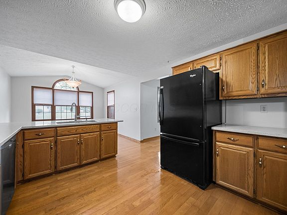 4th image of 298 Kensington Ct