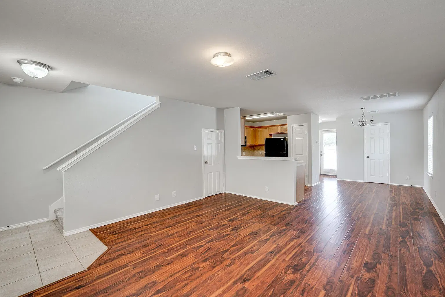 3 bed, 2.5 bath, 1422 sqft, $1,950 — Photo 2