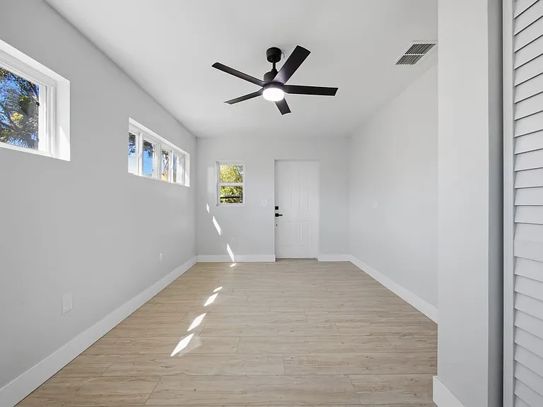 6052 Central Ave — Photo 11