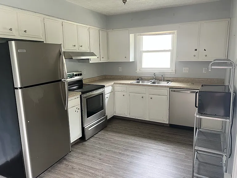 312 W Cherry St #312 — Photo 6