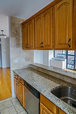 Rented by Rentfully Brokerage LLC | media 10