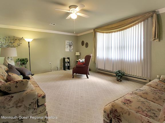3rd image of 245B Columbine Ave