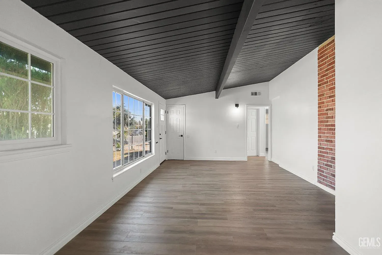 3 bed, 1066 sqft, $2,200 — Photo 4