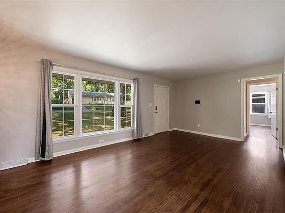 4th image of 9004 Belleview Ave