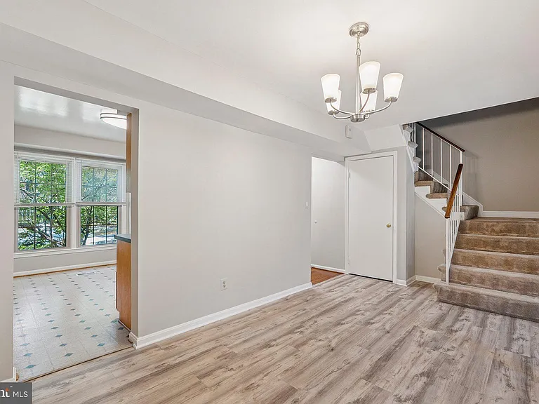 2917 Village Spring Ln — Photo 8