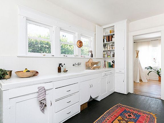 3rd image of 233 N Avenue 49