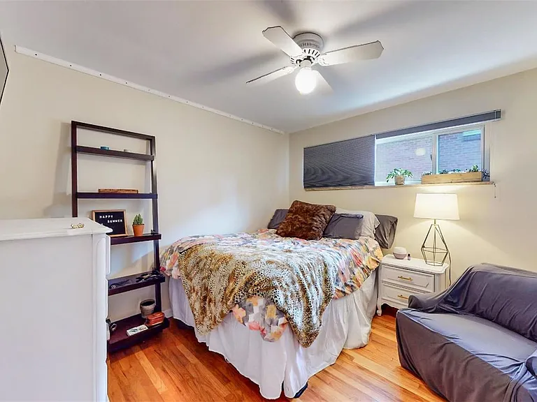 715 Ivanhoe St — Photo 17