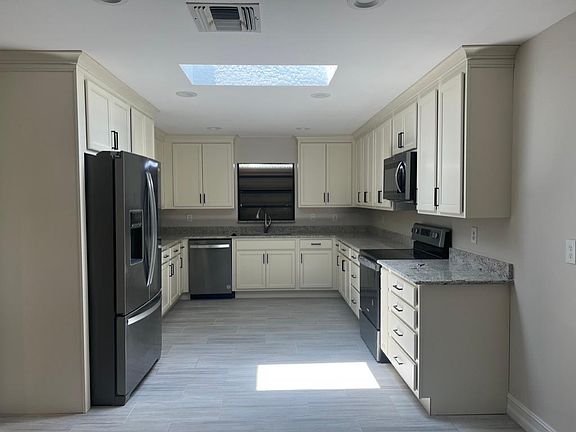 4th image of 2970 Pine Branch Dr