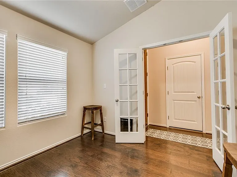 341 Wincliff Dr — Photo 5