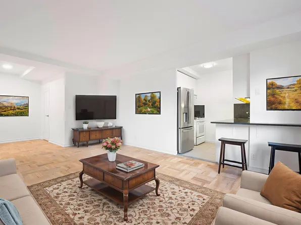 30 West 60th Street image 3 of 11