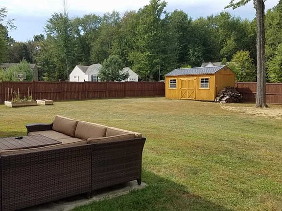 4th image of 3587 Hiatt Ave