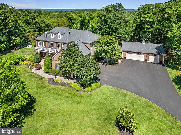2nd image of 3600 Plantation Grove Ln
