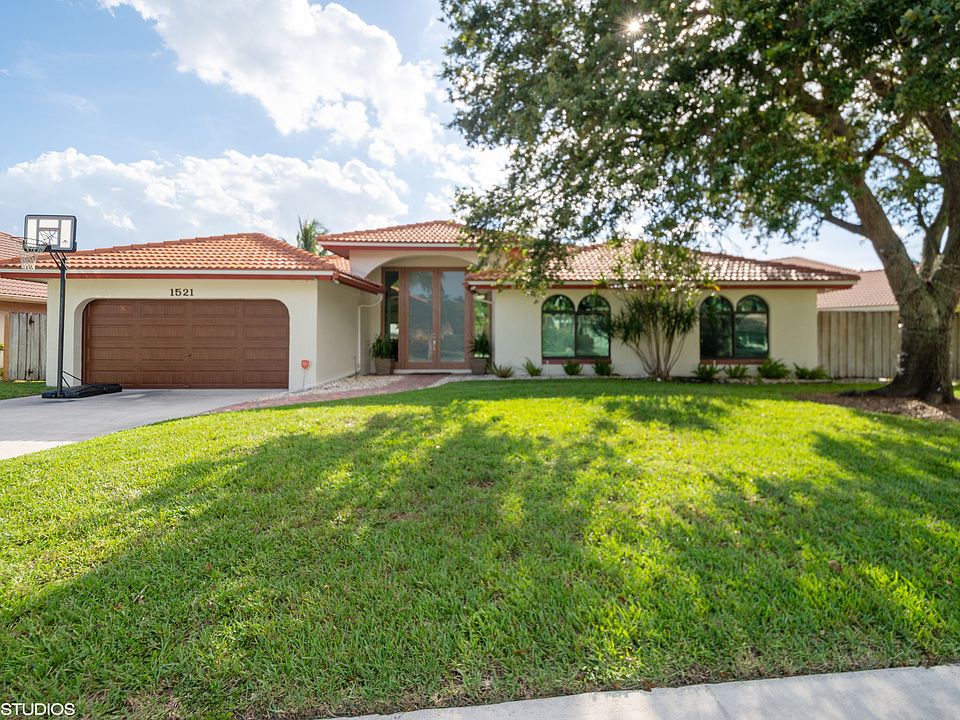 1st image of 1521 NW 100th Way
