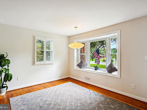 3rd image of 4921 Strathmore Ave