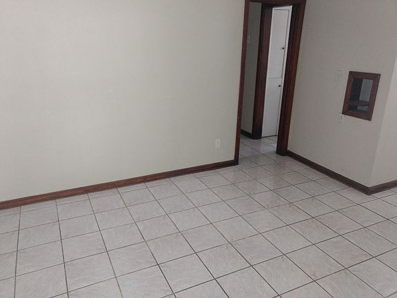 4th image of 1182 Nelson St