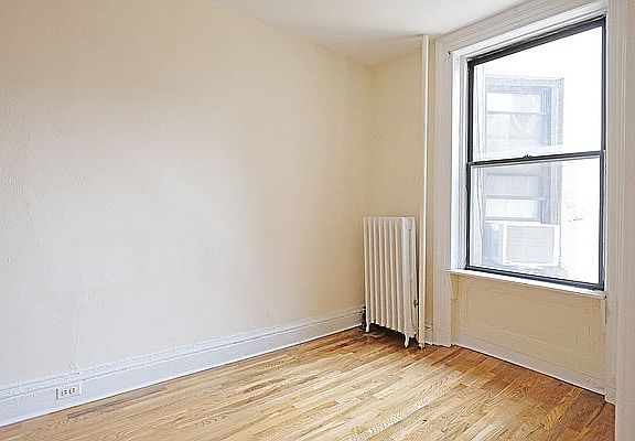 3rd image of 136 Montague St APT 5