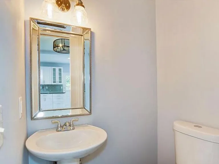 439 Park Ave — Photo 10