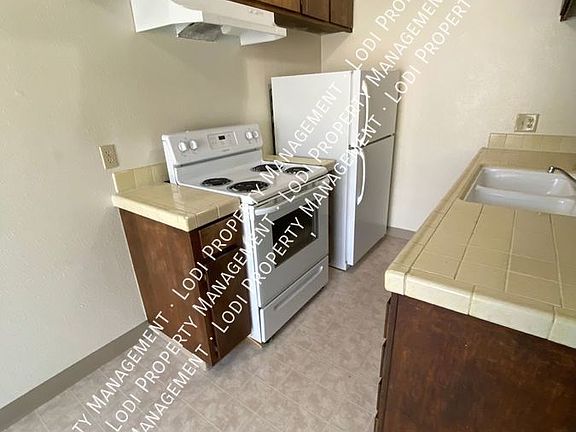 5th image of 715 N Church St APT 6